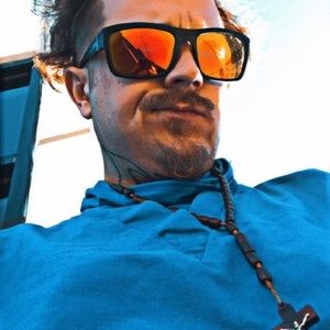 Meet your Posher, Dustin